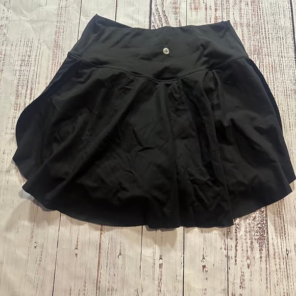 Elegant Black Women's Skirt - Picture 4 of 4